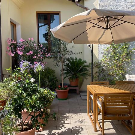La Dolce Vita Apartment Интра Екстериор снимка