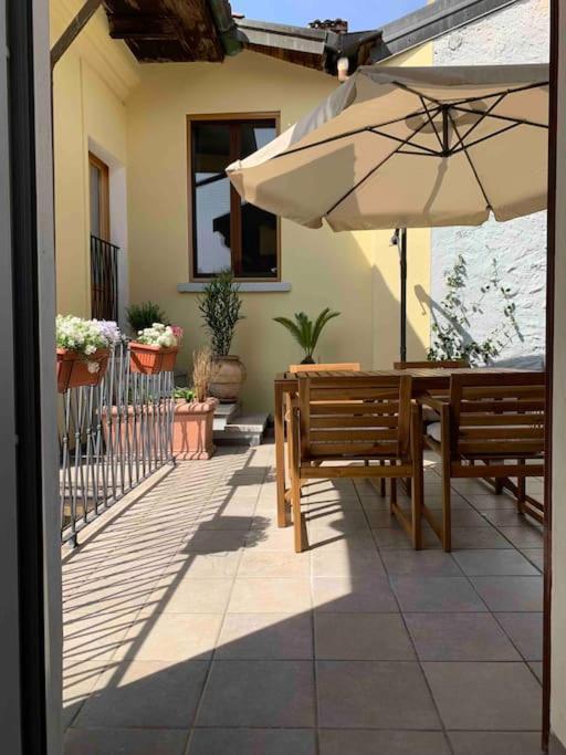 La Dolce Vita Apartment Интра Екстериор снимка
