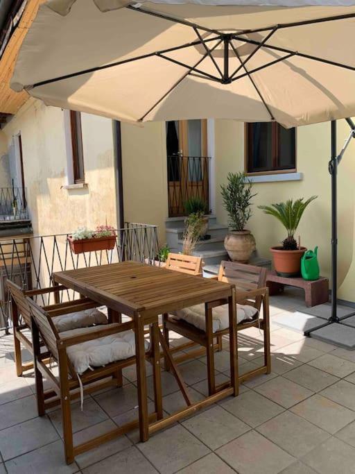 La Dolce Vita Apartment Интра Екстериор снимка