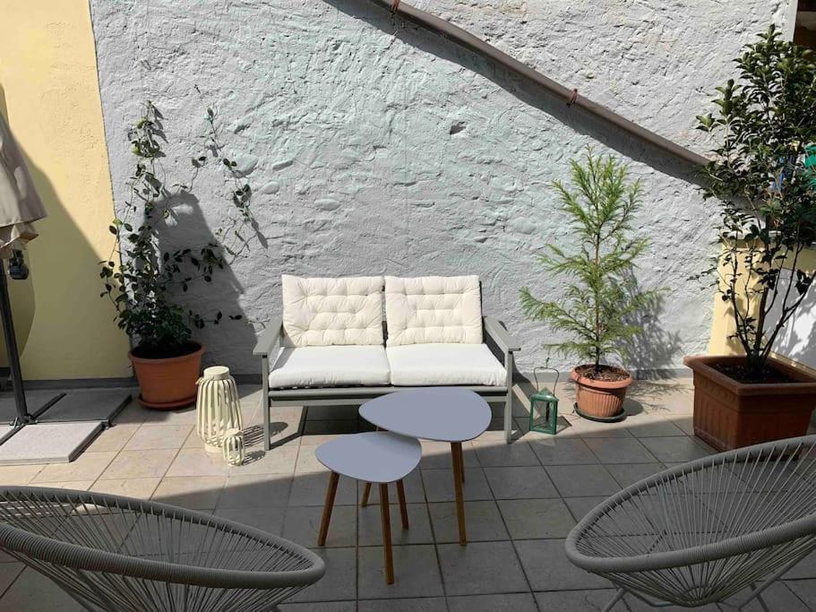 La Dolce Vita Apartment Интра Екстериор снимка