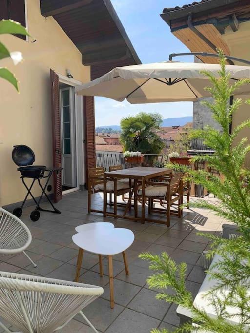 La Dolce Vita Apartment Интра Екстериор снимка