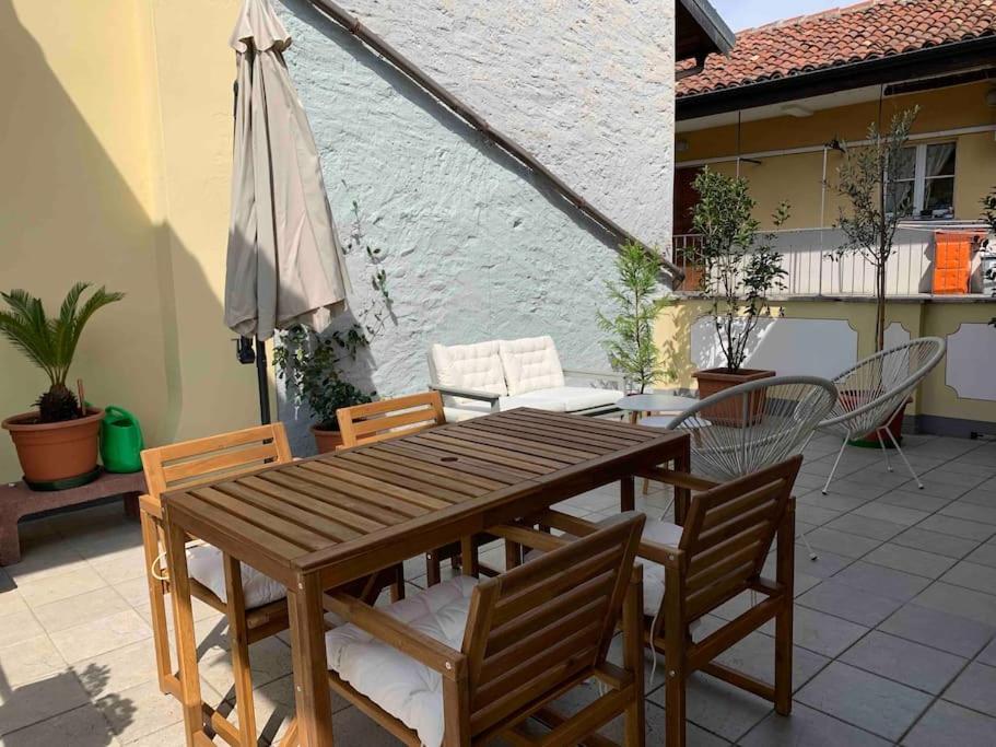 La Dolce Vita Apartment Интра Екстериор снимка