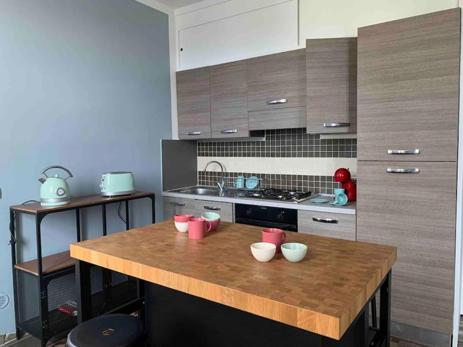 La Dolce Vita Apartment Интра Екстериор снимка