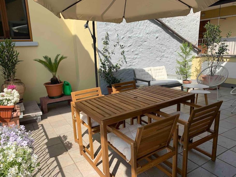 La Dolce Vita Apartment Интра Екстериор снимка